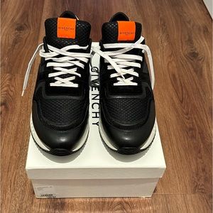 Givenchy 3194 Runner Active